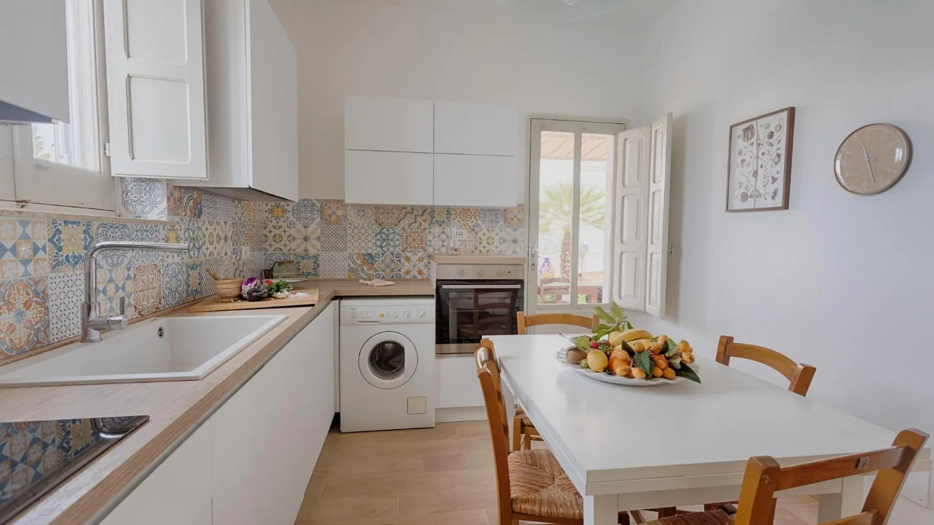 Dreamy Apartment With Veranda, Pool And Parking Rilievo 0*,  Italy